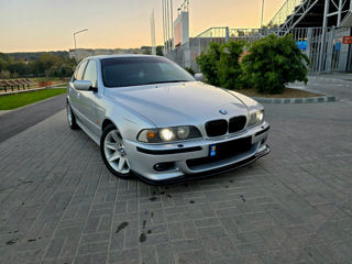 BMW 5 Series foto 2