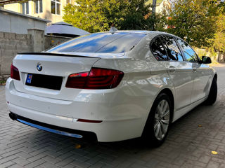 BMW 5 Series foto 4