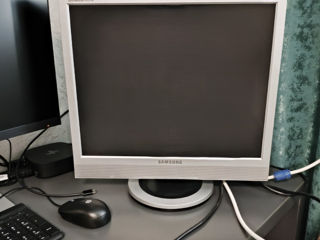 Urgent!!! Monitor Samsung 913 Tm