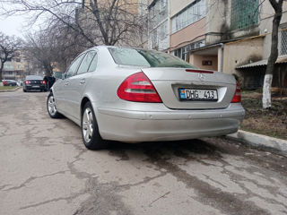 Mercedes E-Class foto 2