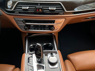 BMW 7 Series foto 11