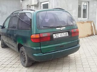 Volkswagen Sharan foto 2