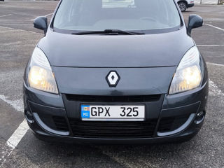 Renault Grand Scenic foto 2