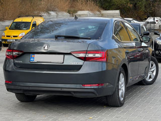 Skoda Superb foto 3