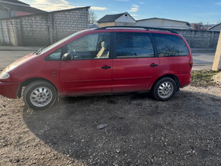 Volkswagen Sharan foto 2