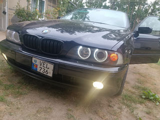 BMW 5 Series foto 2