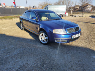 Skoda Superb foto 2