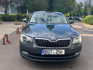 Skoda Superb foto 3