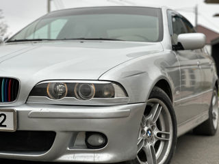 BMW 5 Series foto 4