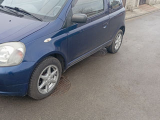 Toyota Yaris foto 2