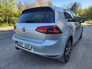 Volkswagen Golf foto 1