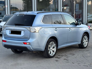 Mitsubishi Outlander foto 3