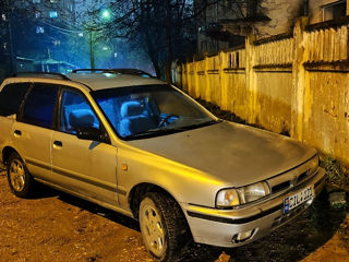 Nissan Sunny foto 10