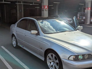 BMW 5 Series foto 3