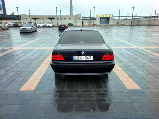 BMW 7 Series foto 4