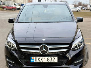 Mercedes B-Class foto 2