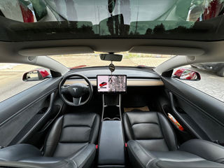 Tesla Model 3 foto 10