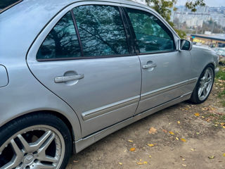 Mercedes E-Class foto 3