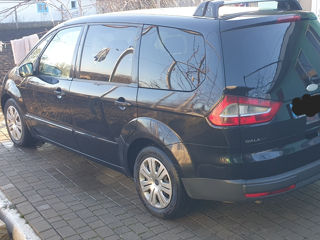 Ford Galaxy foto 2