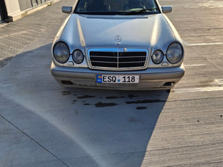 Mercedes E-Class foto 3