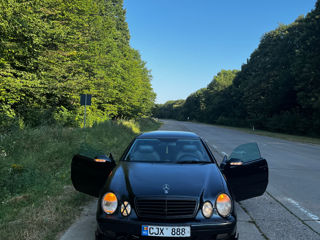 Mercedes CLK-Class foto 2