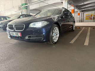 BMW 5 Series Touring foto 5