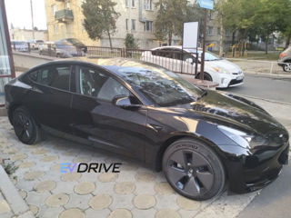 Tesla Model 3 foto 4