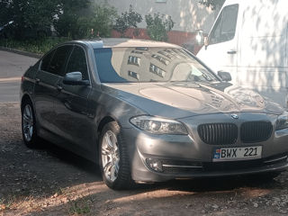 BMW 5 Series foto 3