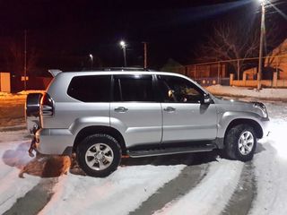 Toyota Land Cruiser Prado foto 1