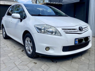 Toyota Auris foto 1