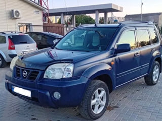 Nissan X-Trail foto 1