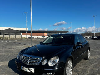 Mercedes E-Class foto 2