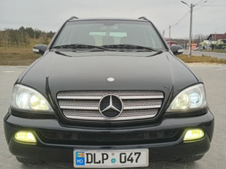 Mercedes M-Class foto 2