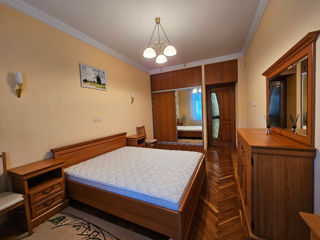 Apartament cu 2 camere, 87 m², Centru, Chișinău foto 3