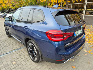 BMW iX3 foto 3