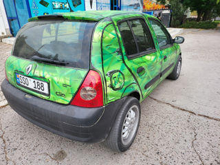 Renault Clio foto 2