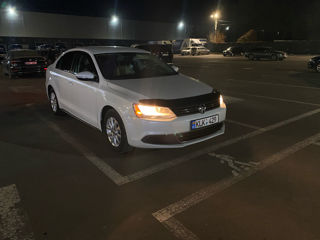 Volkswagen Jetta foto 2