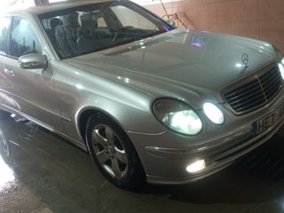 Mercedes E-Class foto 10