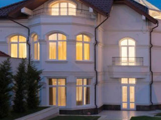 Casă spre vânzare cu 14 camere, 670 m2 în Chișinău, Centru foto 1
