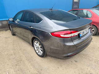 Ford Fusion foto 4