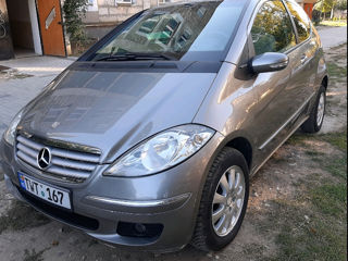 Mercedes A-Class foto 2