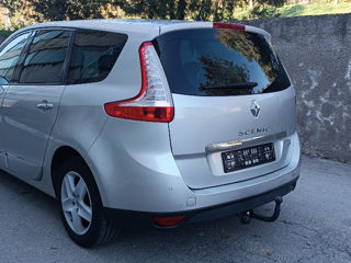 Renault Grand Scenic foto 2