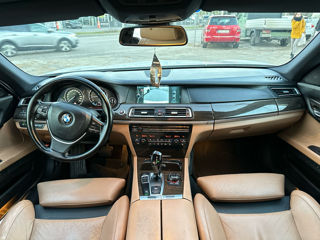 BMW 7 Series foto 7