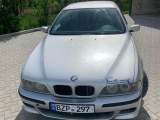 BMW 5 Series foto 1