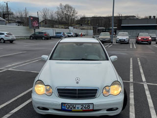 Mercedes C-Class foto 4