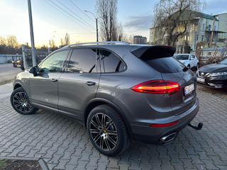 Porsche Cayenne foto 2