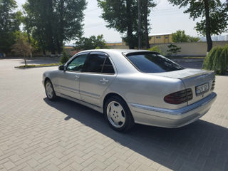 Mercedes E-Class фото 4