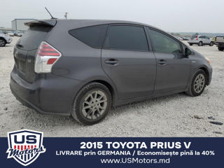 Toyota Prius v foto 4