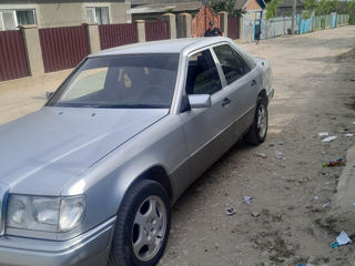 Mercedes Series (W124) foto 4