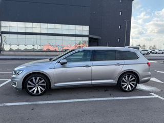 Volkswagen Passat foto 2